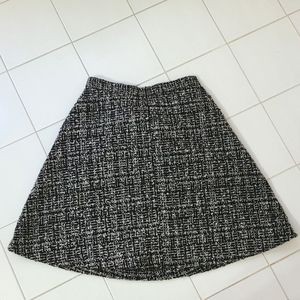Tweed skirt with pockets